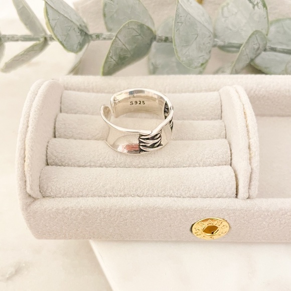 925 Sterling Silver Lace Up Ring Criss Cross Ring Modern Minimalist Ring - Picture 11 of 11